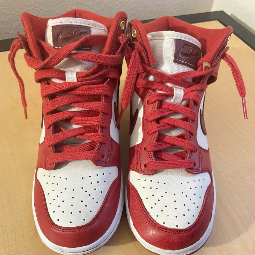 Women’s Dunk High LXX 'Cinnabar' - Picture 2 of 3